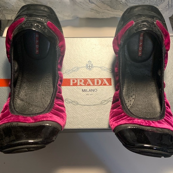 Prada ballet flats purple/fuchsia velvet and black Patent leather - Picture 1 of 5